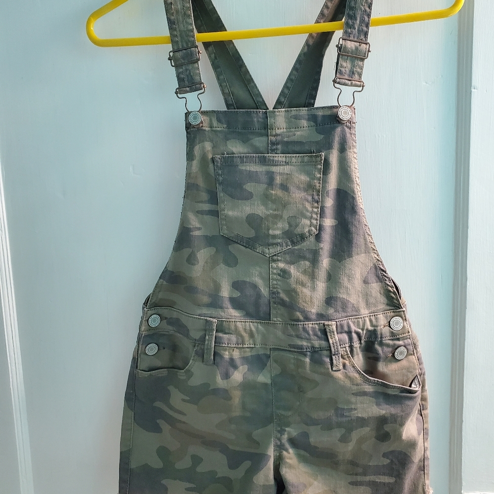 SO shorts overalls